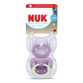 Nuk First Choice Classic Day & Night Πιπίλες Σιλικόνης Νυκτός με Θήκη Purple για 0-6m 2τμχ 10175397 - Πιπίλες στο Oneirokosmos