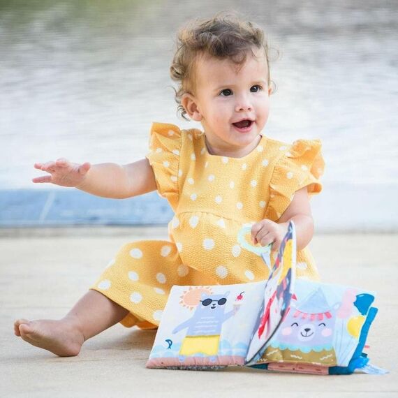 Taf Toys Βιβλίο Δραστηριοτήτων What does Paul wear - Δώρα στο Oneirokosmos