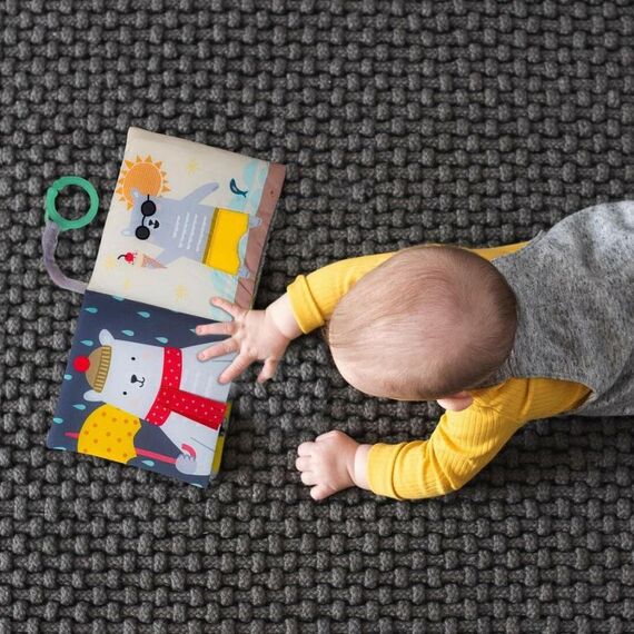 Taf Toys Βιβλίο Δραστηριοτήτων What does Paul wear - Δώρα στο Oneirokosmos