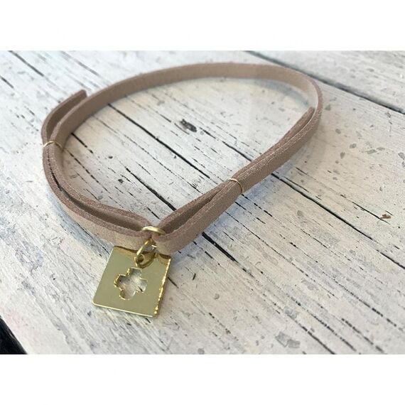 Riniotis Μαρτυρικό Βάπτισης Βραχιόλι Μπεζ Σουέτ Τετράγωνο με Διάτρητο Χρυσό Σταυρό 50τεμ. ΜΑΡ92 - Για Κορίτσι στο Oneirokosmos