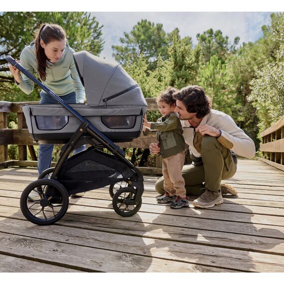 Inglesina Σύστημα Μεταφοράς Quattro Aptica XT 2025 Tundra Beige με Σκελετό Black και κάθισμα αυτοκινήτου Darwin KA71S0TDB - Πολυκαρότσια, Συστήματα Μεταφοράς στο Oneirokosmos