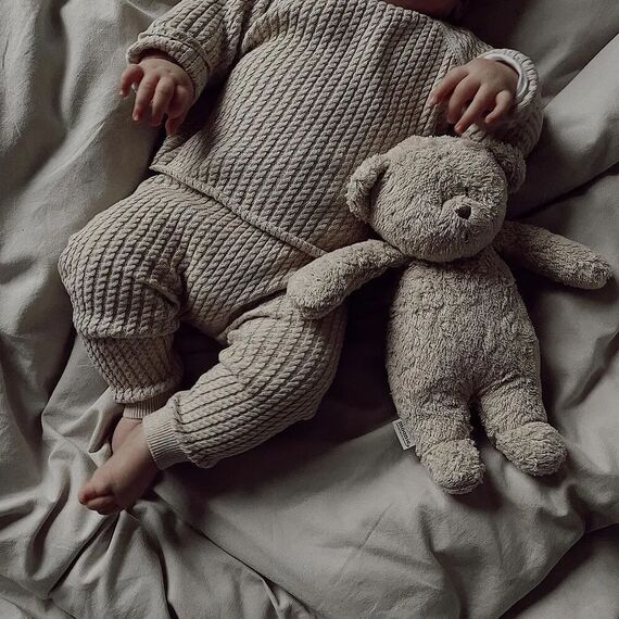 Moonie: Παιχνίδι Ύπνου The Humming Bear Grey Natur από Οργανικό Βαμβάκι με Αισθητήρα Κλάματος M-GRN - Δώρα στο Oneirokosmos