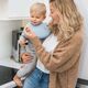 BabyOno σαλιάρα σιλικόνης 6m+ με θήκη περισυλλογής τροφής Blue BN835/05 - Σαλιάρες Πλαστικές - Σιλικόνης στο Oneirokosmos